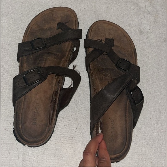 Bamboo size 9 worn sandal - Picture 4 of 5
